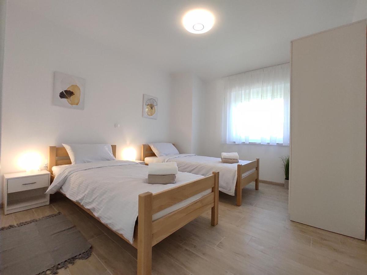 Apartments With A Parking Space Rijeka - 18146 Экстерьер фото